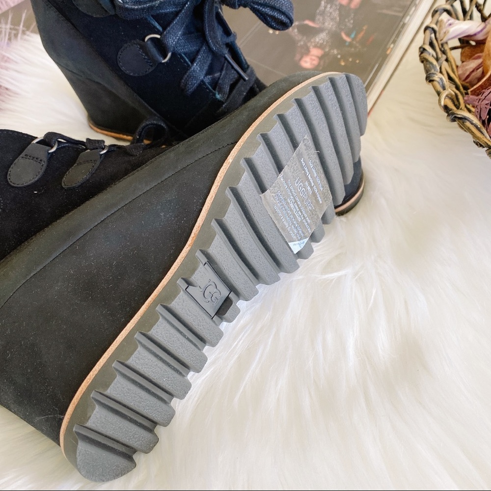 Ugg Kriston Waterproof Bootie - Picture 4 of 8